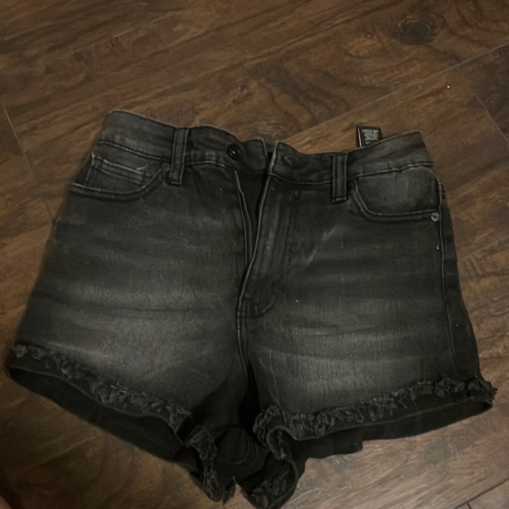 Kendall + Kylie black distressed Jean shorts size 3